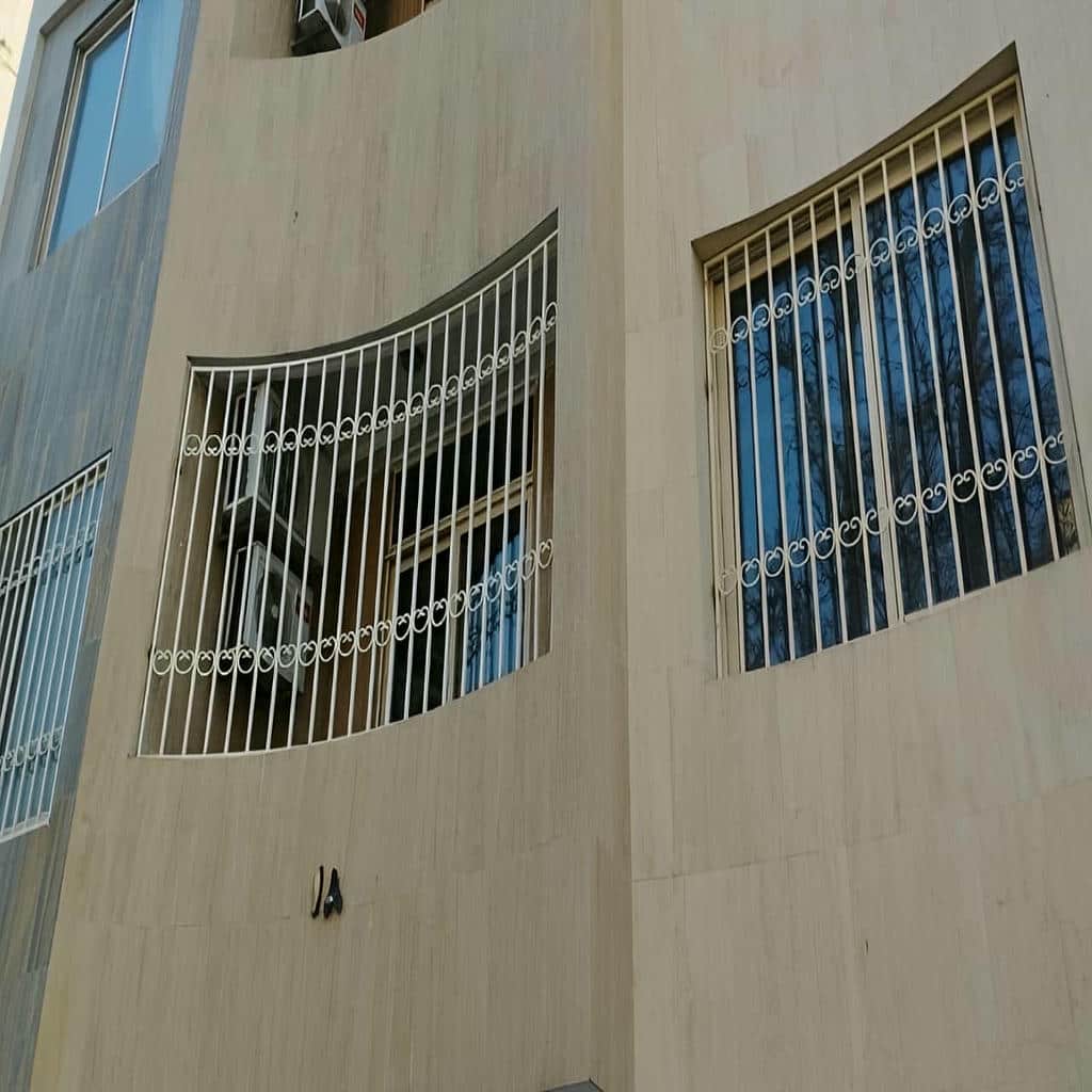 رنگ آمیزی حفاظ پنجره با پوشش یکنواخت