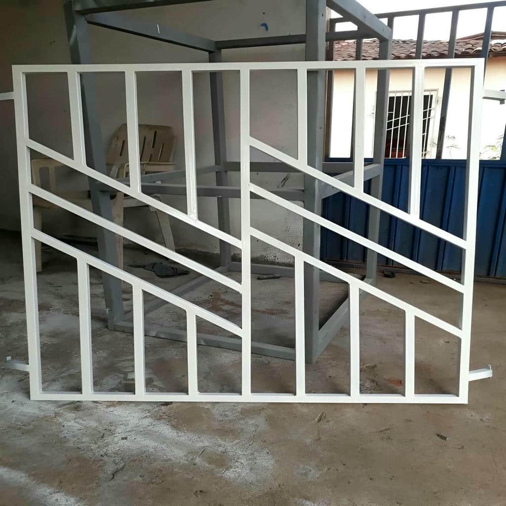 حفاظ پنجره مدرن با طرح خطی