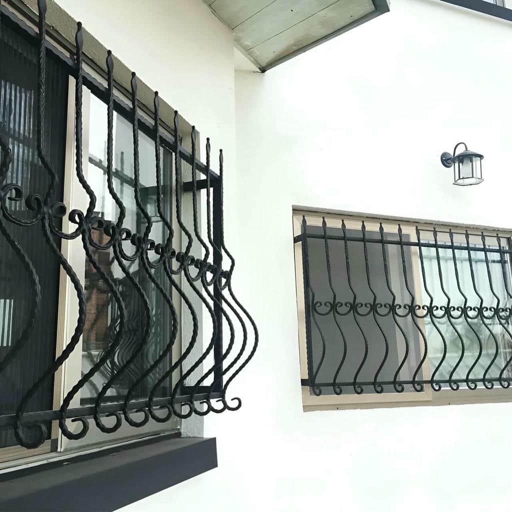 نرده آهنی پنجره با جوشکاری تمیز