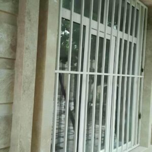 حفاظ پنجره مستحکم با اجزای مختلف