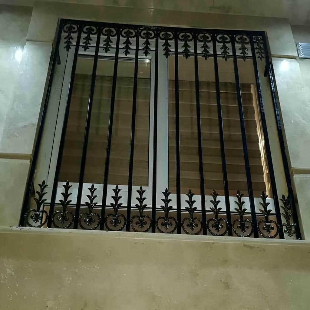 حفاظ پنجره با رنگ مقاوم و پوشش یکنواخت