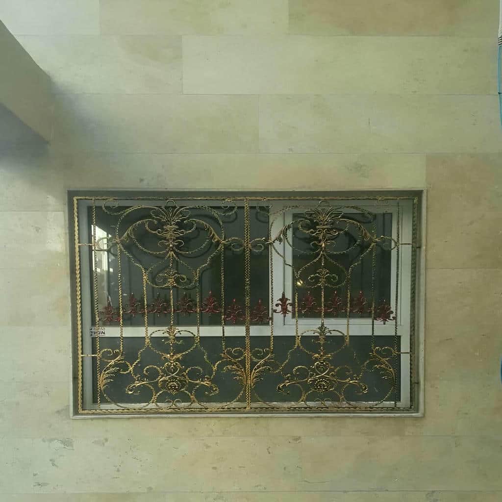 حفاظ پنجره فرفورژه با برش دقیق پروفیل