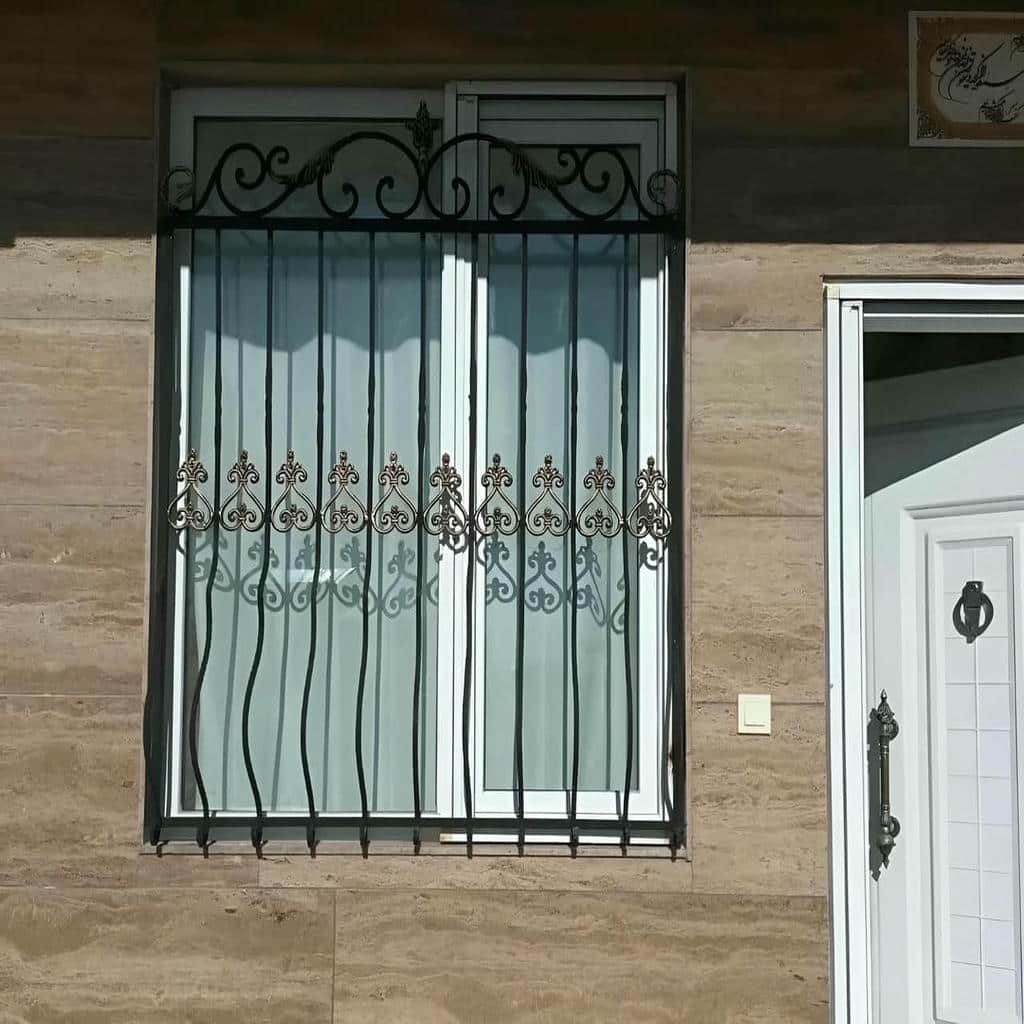 نرده پنجره فلزی با رنگ کوره ای یکدست