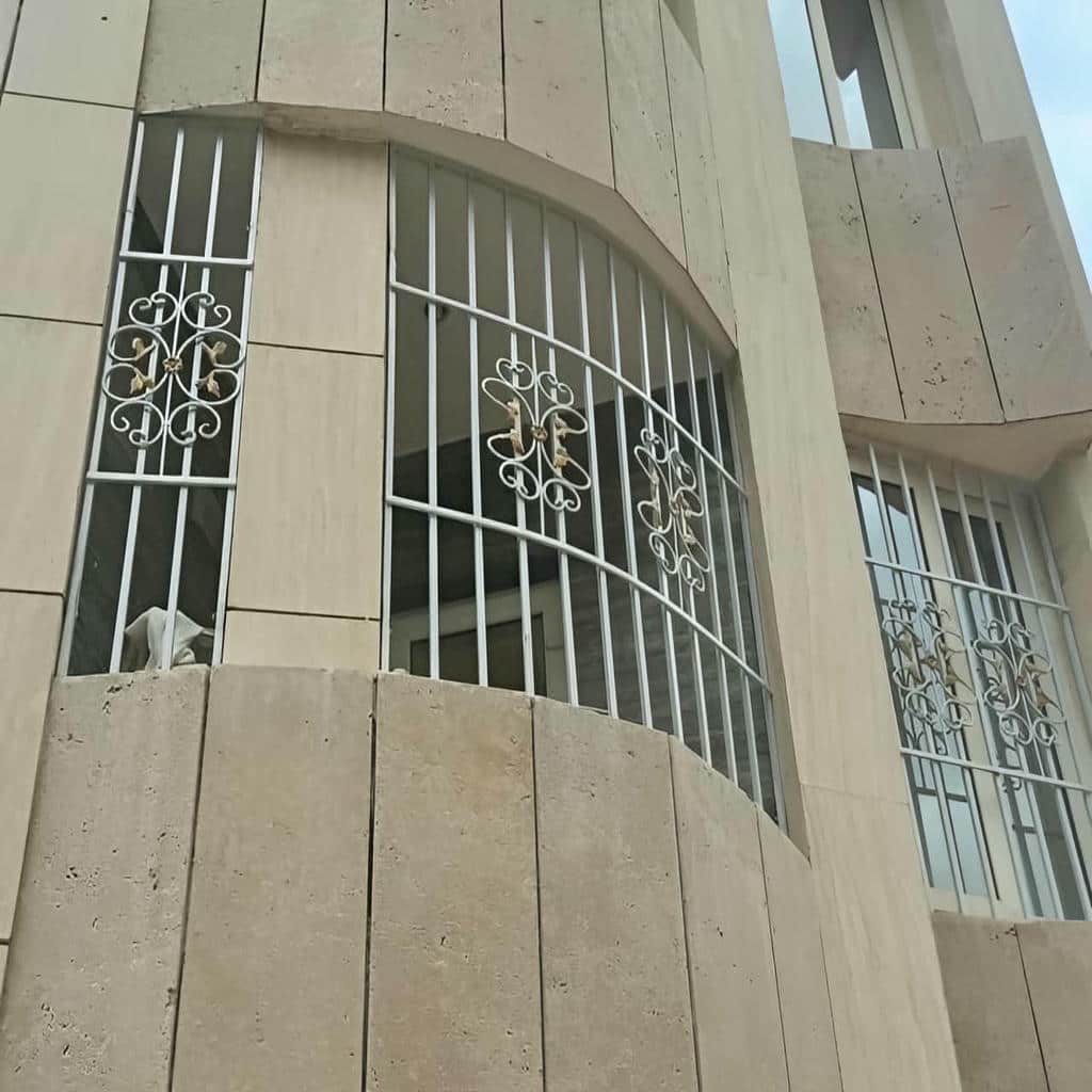 حفاظ پنجره جاگلدانی با رنگ پوششی بادوام