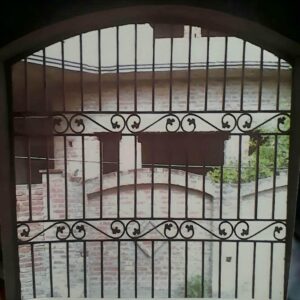 نرده حفاظ پنجره گلدان دار