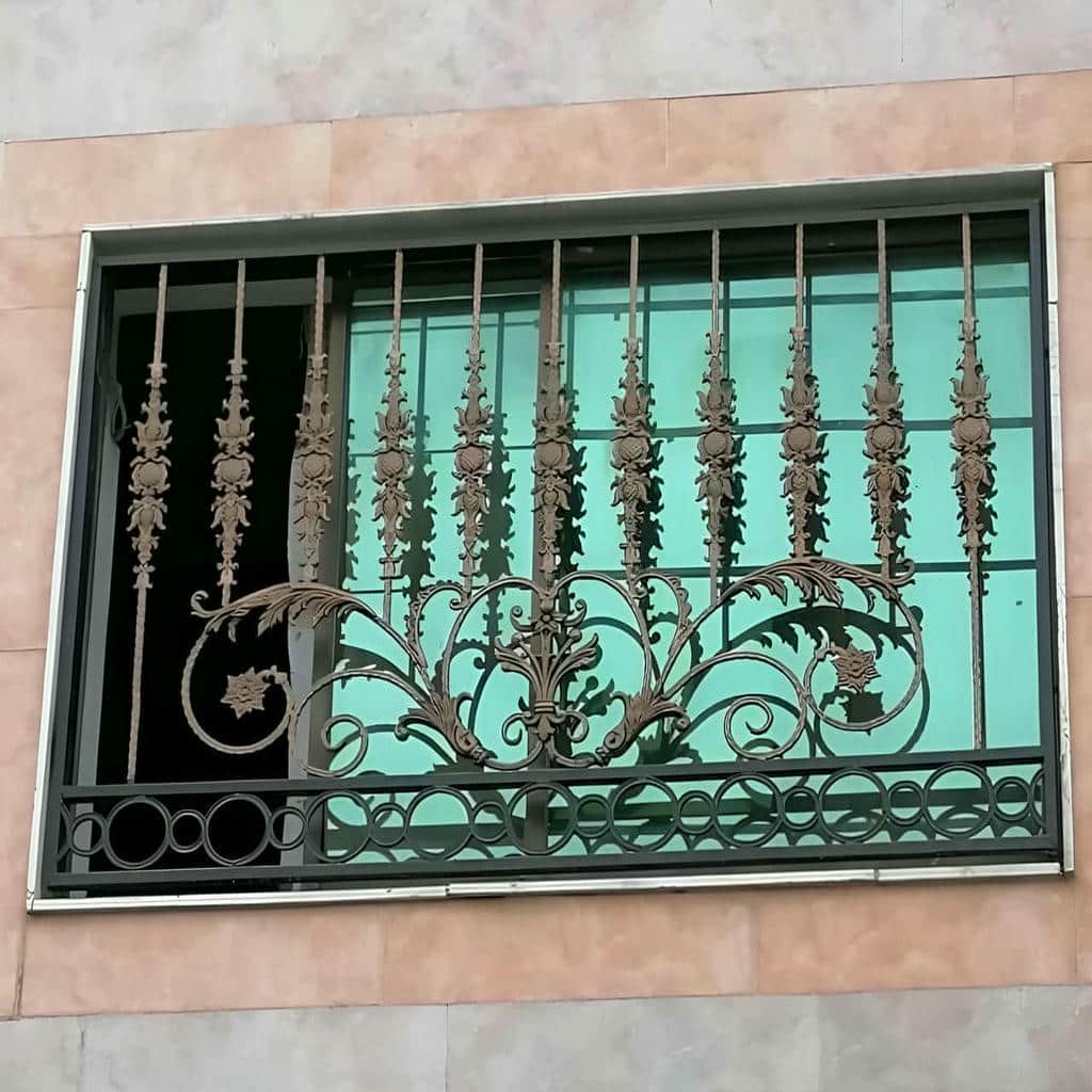حفاظ پنجره فرفورژه با جوشکاری تمیز قطعات تزئینی