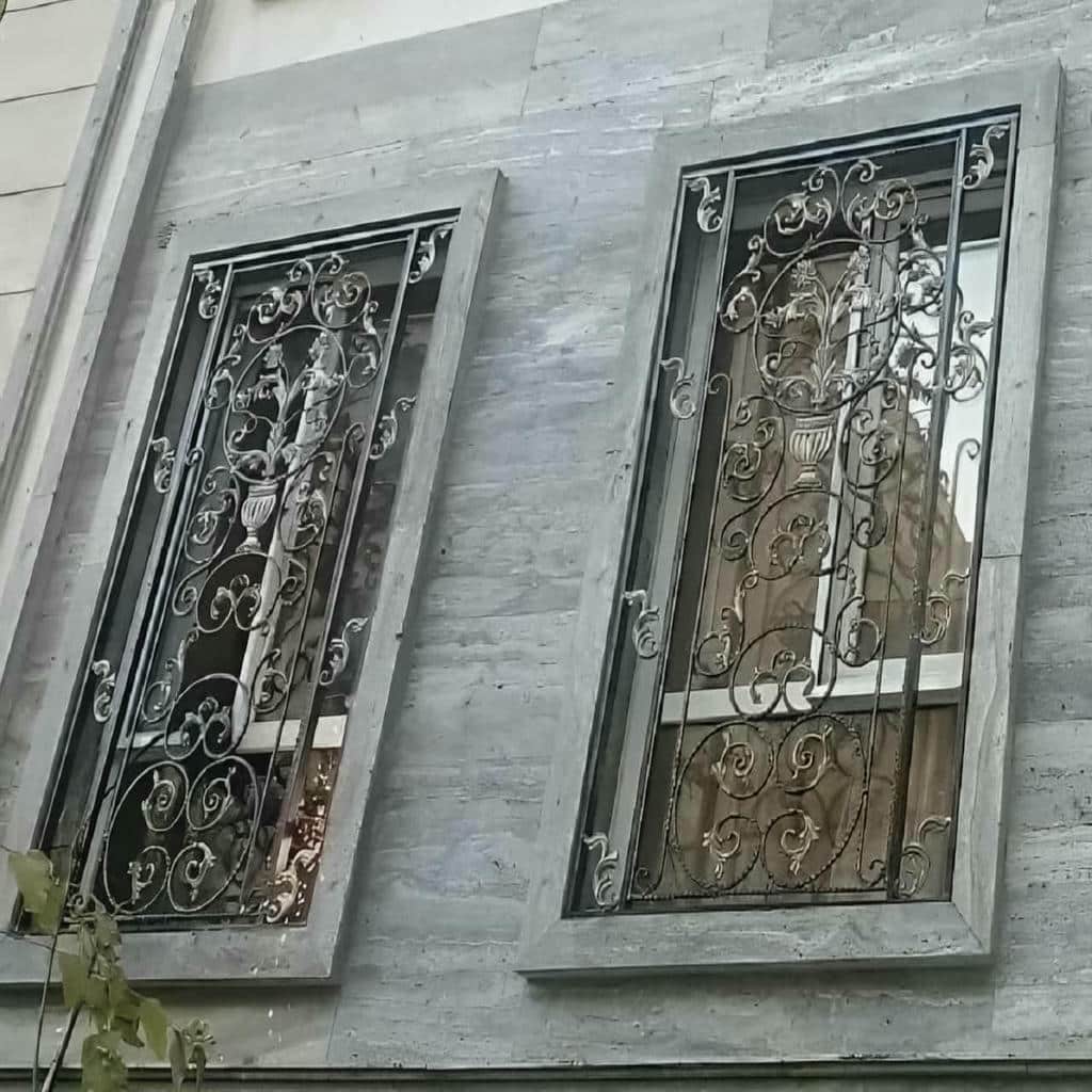 حفاظ پنجره ساده و فرفورژه با جوشکاری تمیز