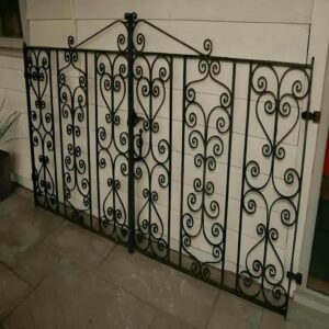 حفاظ پنجره فرفورژه با طراحی مدرن و کلاسیک