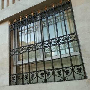 حفاظ فرفورژه پنجره با گلنرده تزئینی