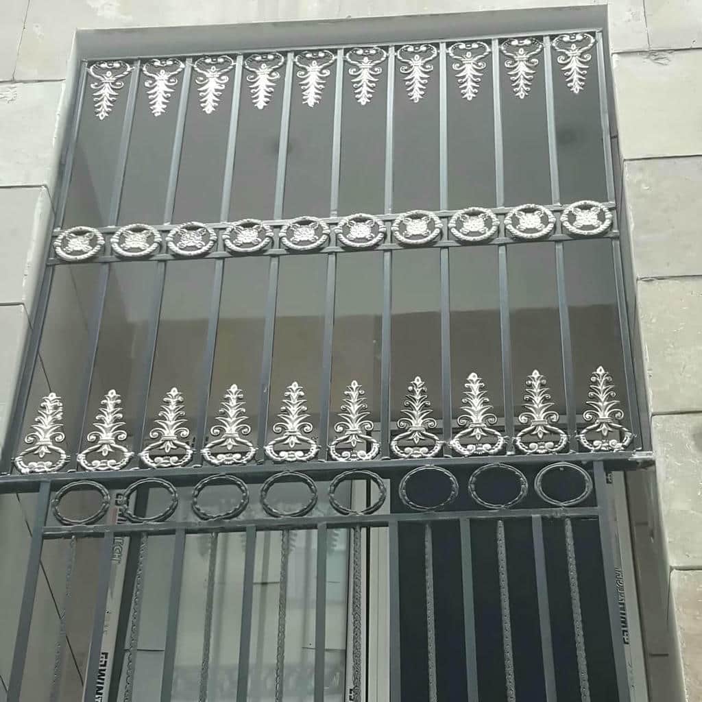 حفاظ پنجره با نرده پنجره منظم و ایمن