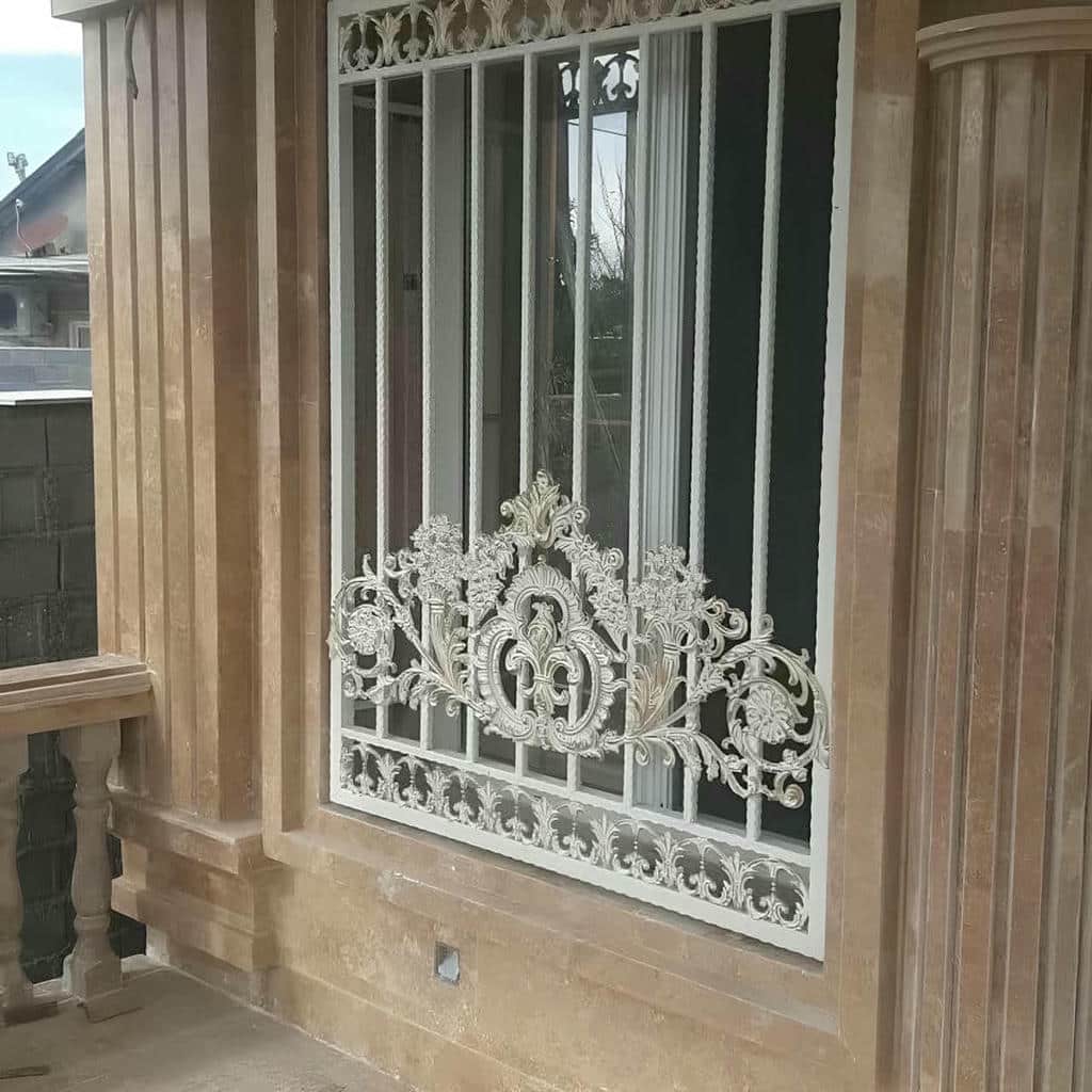 حفاظ پنجره با جوشکاری تمیز قبل از رنگ کوره ای