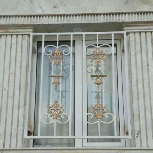 فاصله مناسب بین نرده های حفاظ پنجره