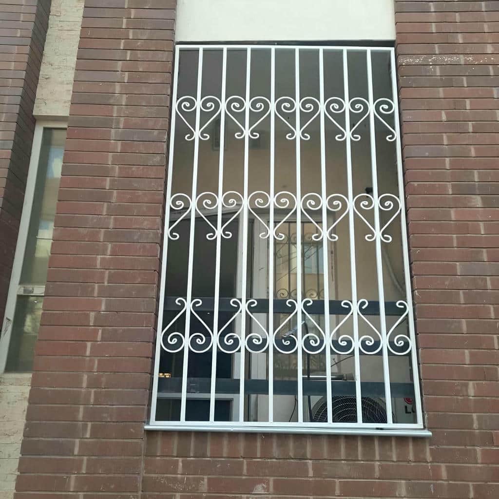 حفاظ پنجره تاشو با جوشکاری تمیز اتصالات