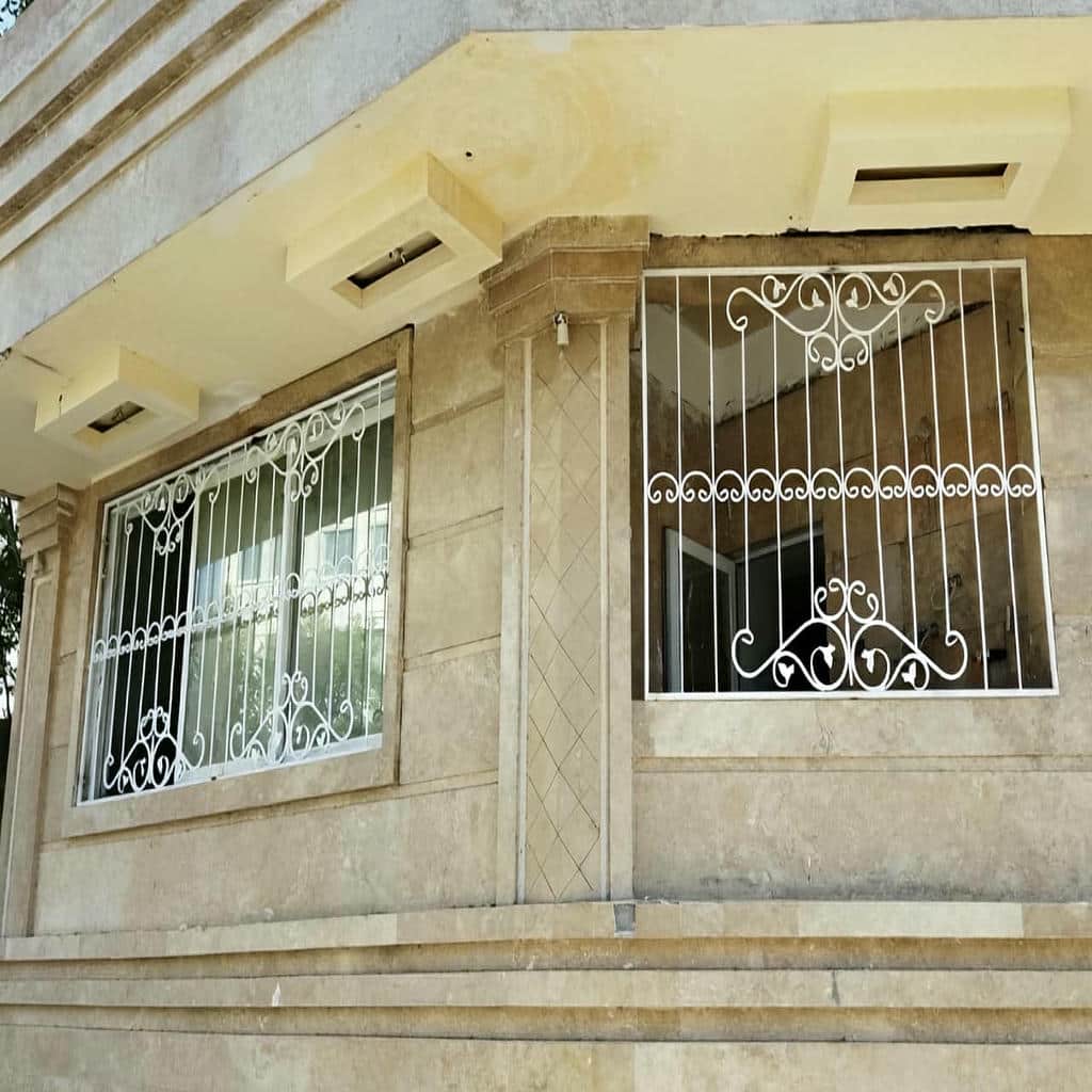 حفاظ پنجره جاگلدانی با جوشکاری تمیز اتصالات