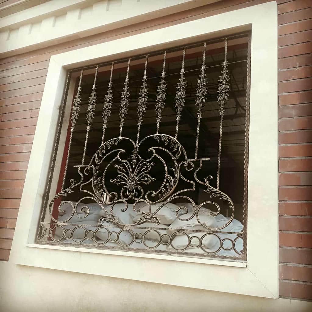 حفاظ پنجره آهنی با رنگ کوره ای و پوشش ضدزنگ