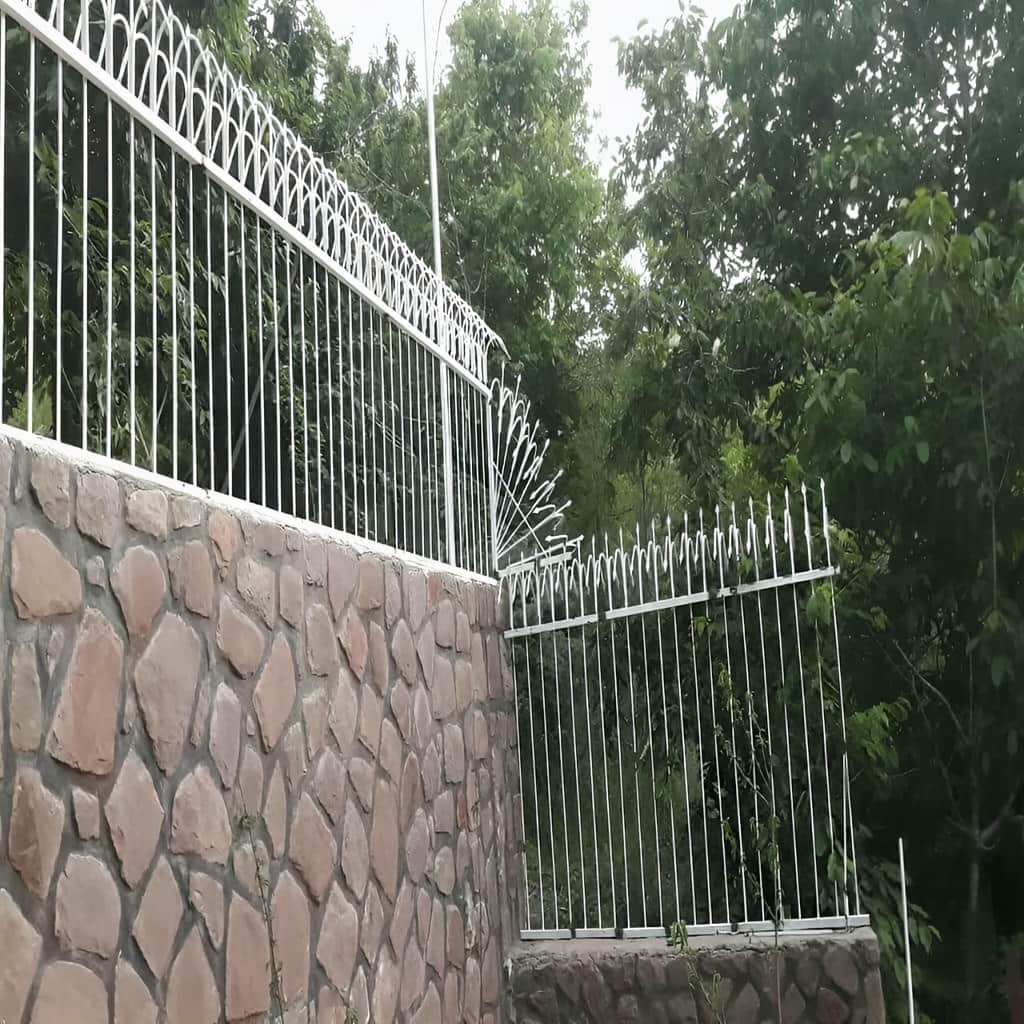 نرده حفاظ دیوار با حفاظ فرفورژه تزئینی