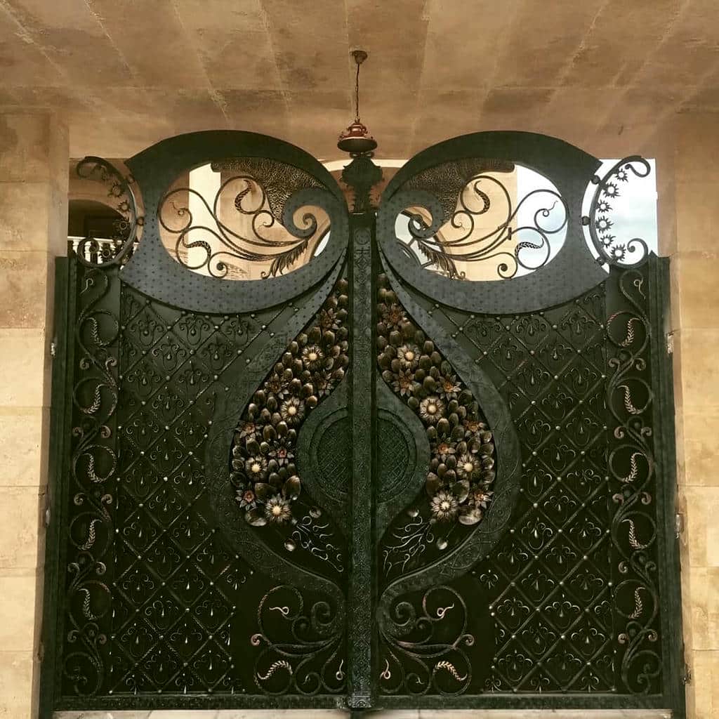 درب حیاط فلزی با طرح مدرن
