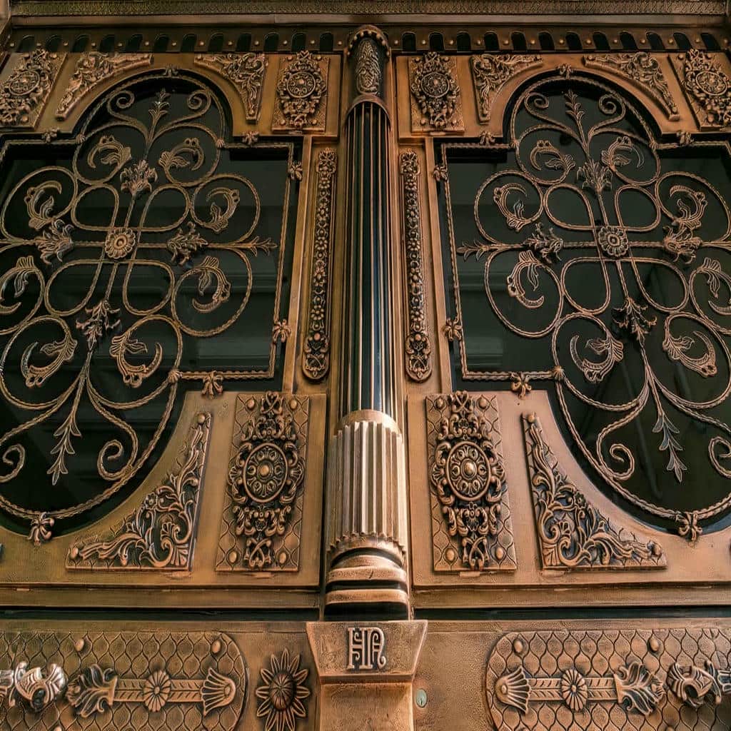 اندازه گیری درب حیاط با کنترل مسیر حرکت خودرو