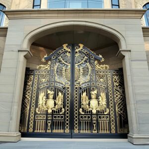 قیمت انواع درب حیاط با مقایسه مدل ها