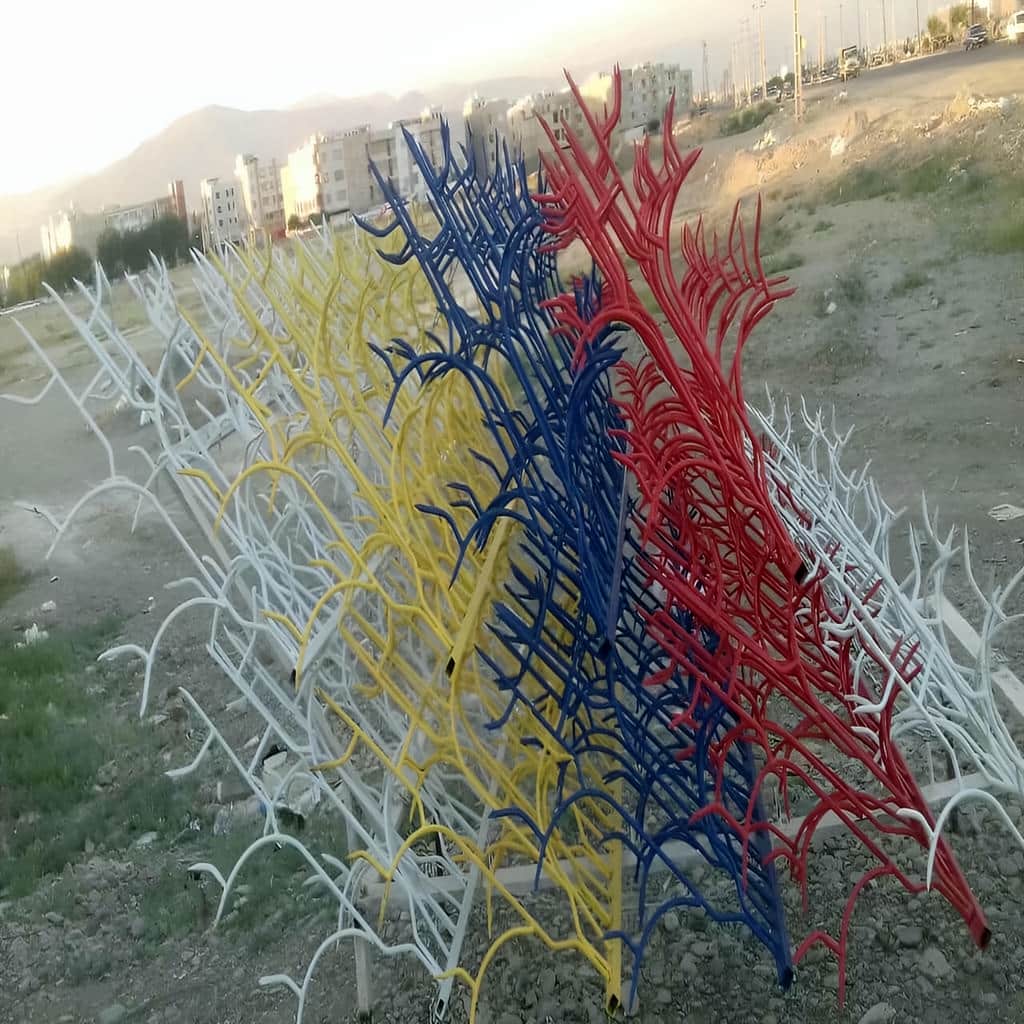 حفاظ دیوار در استان یزد هنگام اندازه گیری دیوار ساختمان