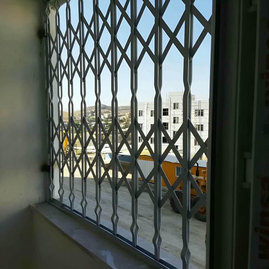 نرده آکاردئونی با قفل ایمن و اتصالات تقویت شده