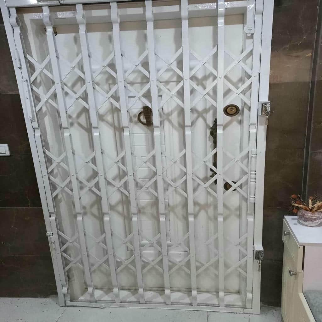 حفاظ درب آکاردئونی در کرمان با ابعاد سفارشی مناسب دهانه بزرگ