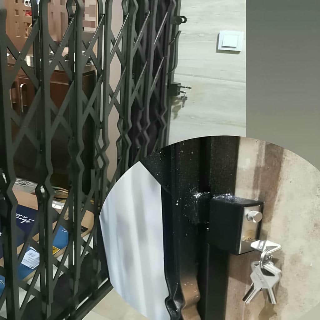 حفاظ درب آکاردئونی در بجنورد با بدنه فلزی مناسب ورودی آپارتمان