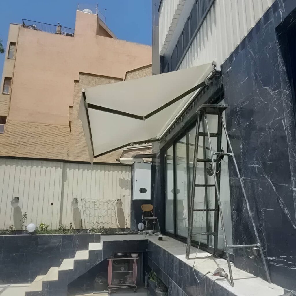 سایبان ریموت دار با پوشش پارچه ای یکدست