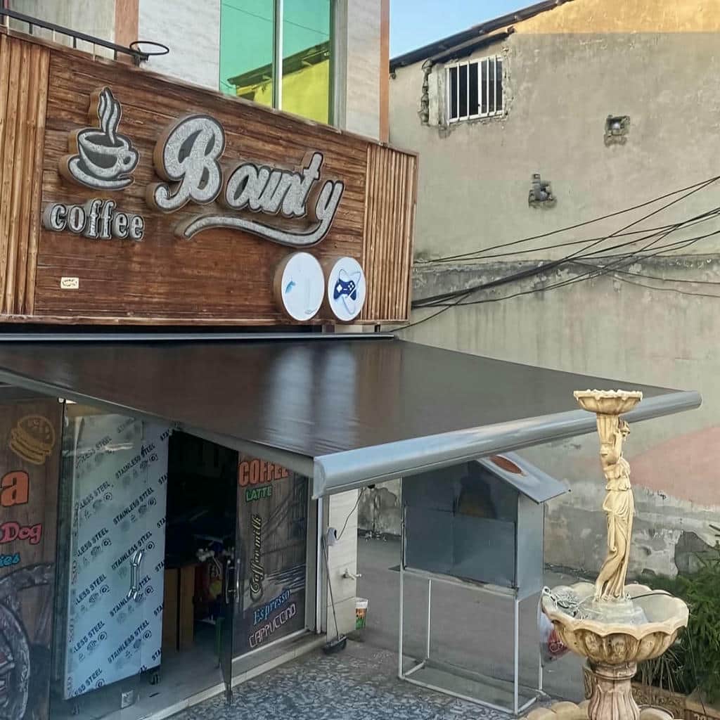سایبان تراس در مرحله اندازه گیری دهانه سایبان تراس در مرحله اندازه گیری دهانه