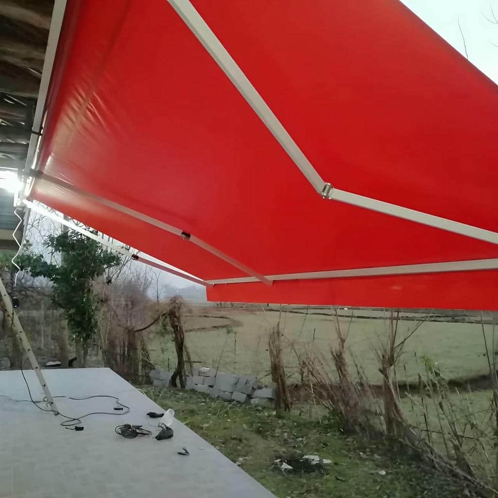 سایبان ریموت دار با پارچه هماهنگ با رنگ نما