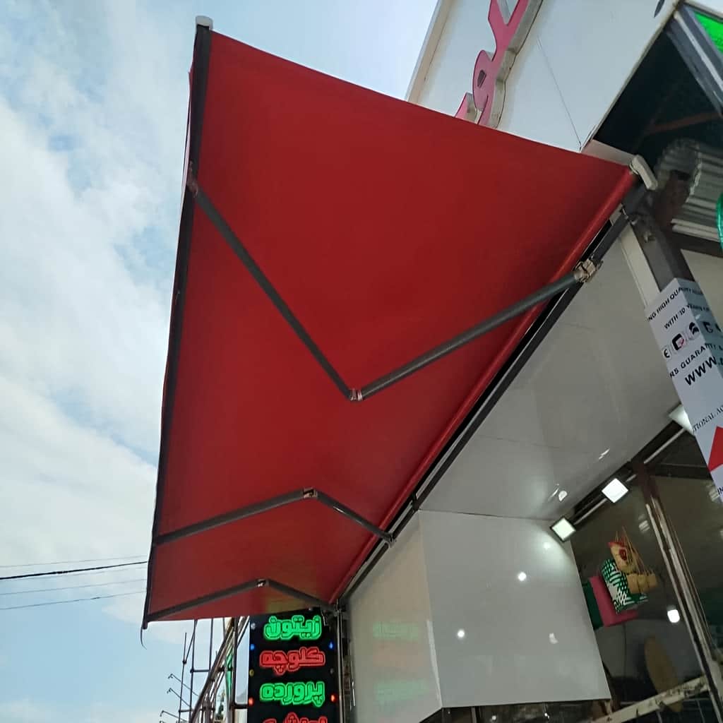 سایبان برقی در استان سمنان در مرحله اندازه گیری پروژه
