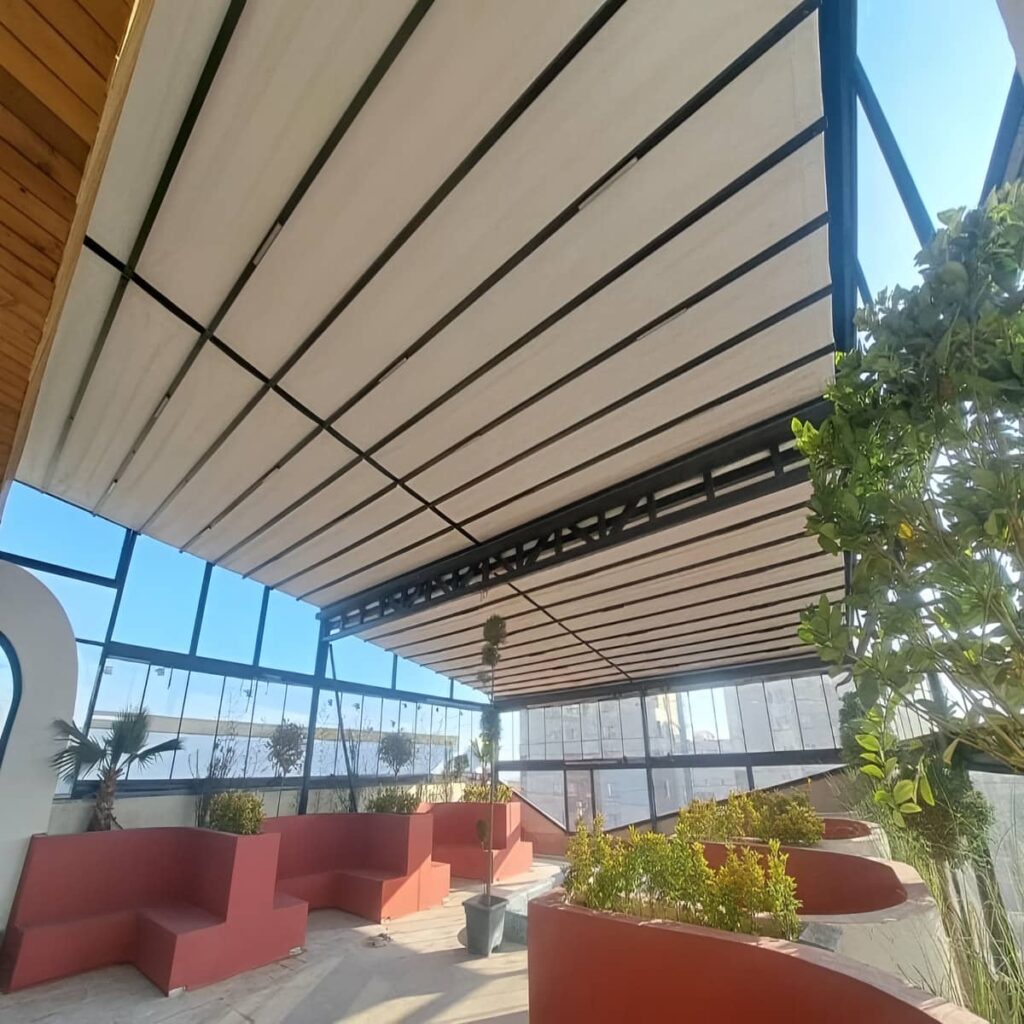 سایبان برقی در استان اردبیل هنگام مقایسه رنگ های پوشش