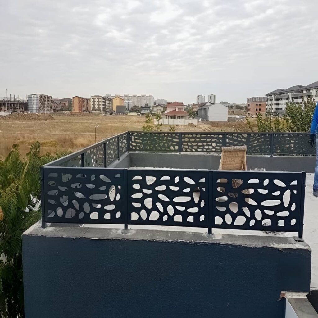 نرده بالکن در استان اردبیل با طرح ساده روی تراس مدرن نرده بالکن در استان اردبیل با طرح ساده روی تراس مدرن