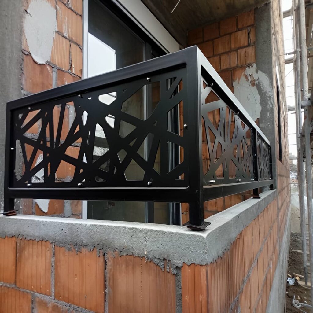 مرکز فروش نرده آلومینیومی بالکن سفارشی برای پایه و اتصالات با ارتفاع استاندارد