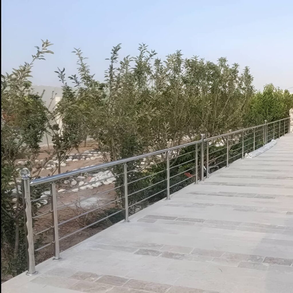 نرده بالکن در استان خراسان شمالی با رنگ سفید برای تراس مسکونی