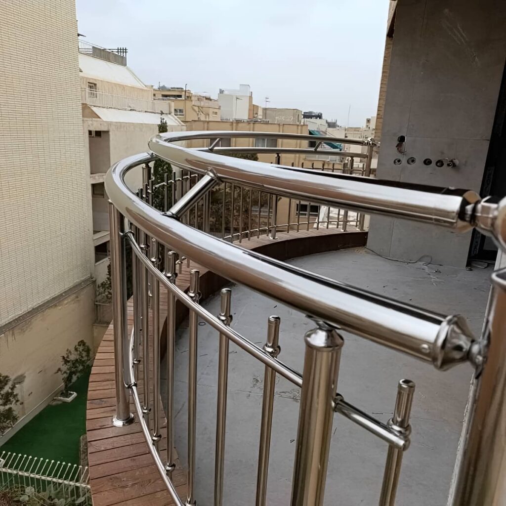 نرده بالکن در استان خوزستان با متریال فلزی و پوشش رنگی