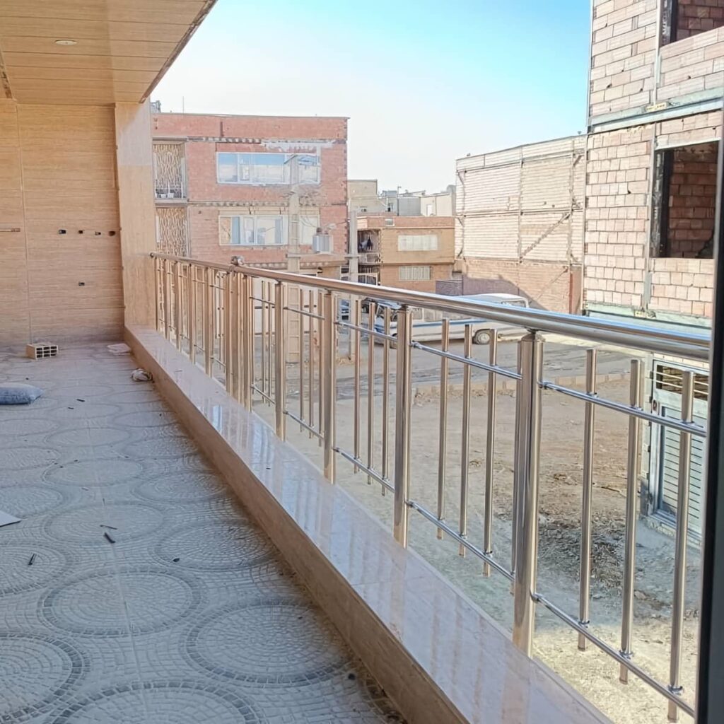 نرده بالکن در ارومیه هنگام بازدید تخصصی محل پروژه