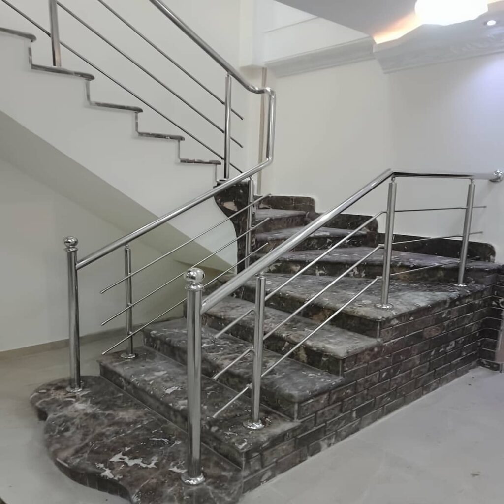 نرده استیل راه پله با پایه نگهدارنده استاندارد