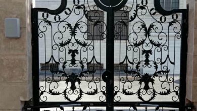 جک درب پارکینگ در استان لرستان با مدل بازویی روی ورودی ساختمان