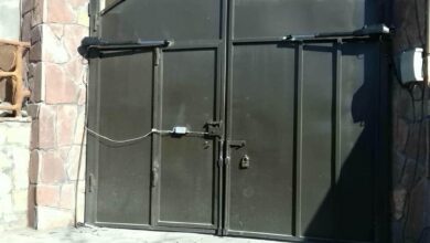 جک درب پارکینگ در رشت با مدل بازویی روی درب بزرگ