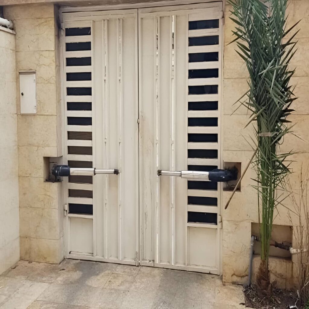 جک درب پارکینگ در ارومیه در نمونه مشاوره پروژه ویلایی
