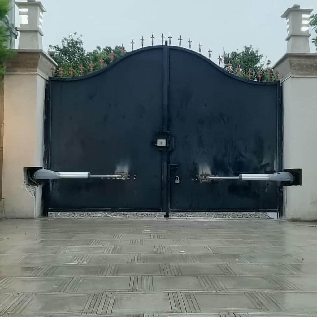 جک درب پارکینگ در مشهد با بدنه فلزی مناسب پروژه بازسازی