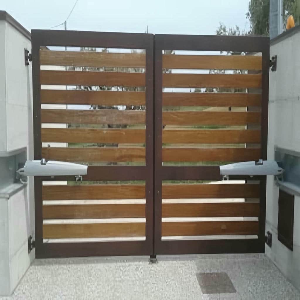 جک درب پارکینگ در استان خراسان جنوبی با بدنه فلزی مناسب استفاده روزمره