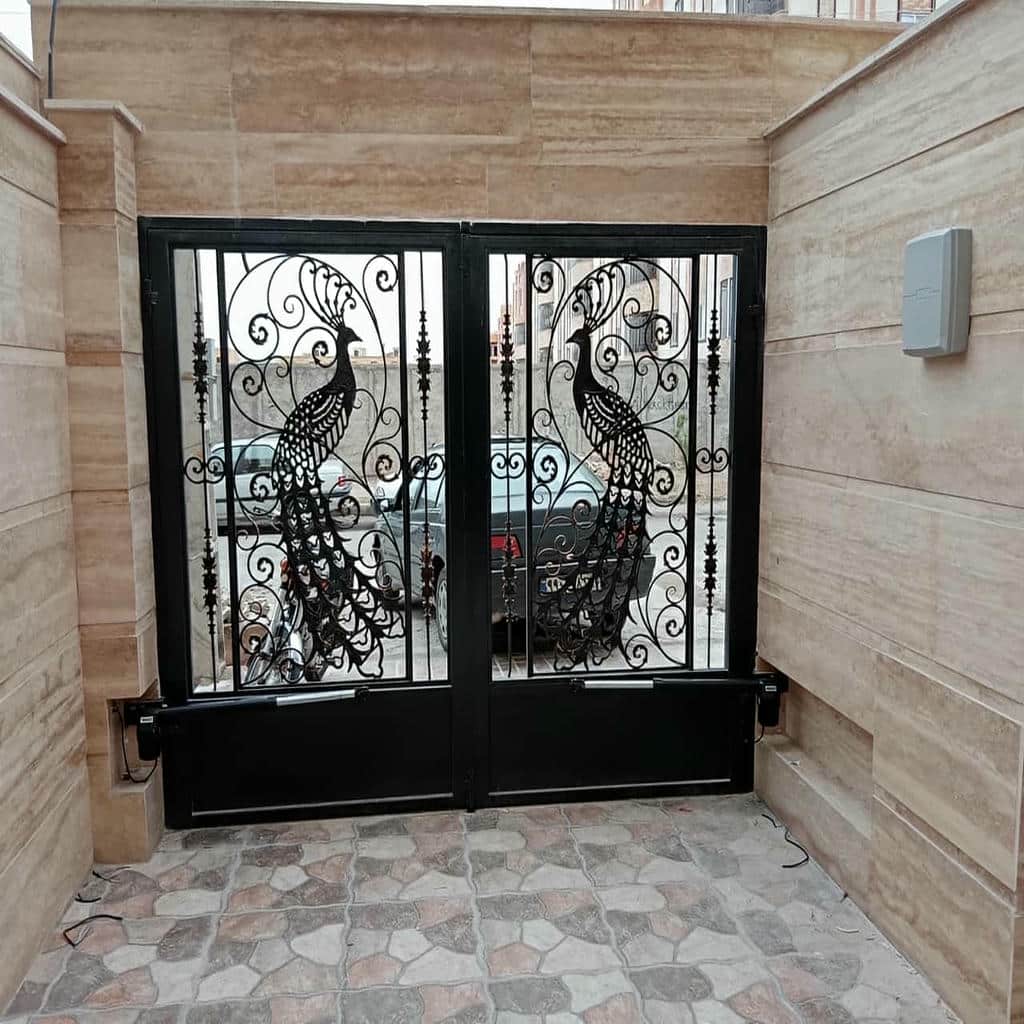 جک درب پارکینگ در استان سیستان و بلوچستان در مرحله اندازه گیری تخصصی ورودی