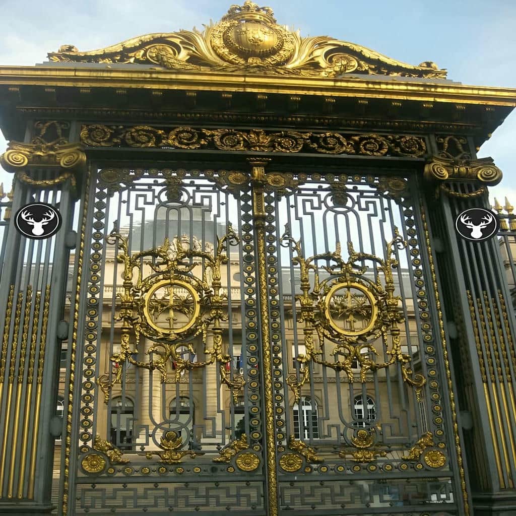 درب حیاط در گرگان هنگام مقایسه مدل ایرانی و خارجی