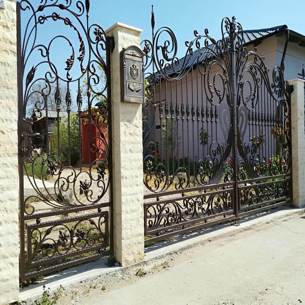 درب ویلا در مرحله اندازه گیری دقیق دهانه