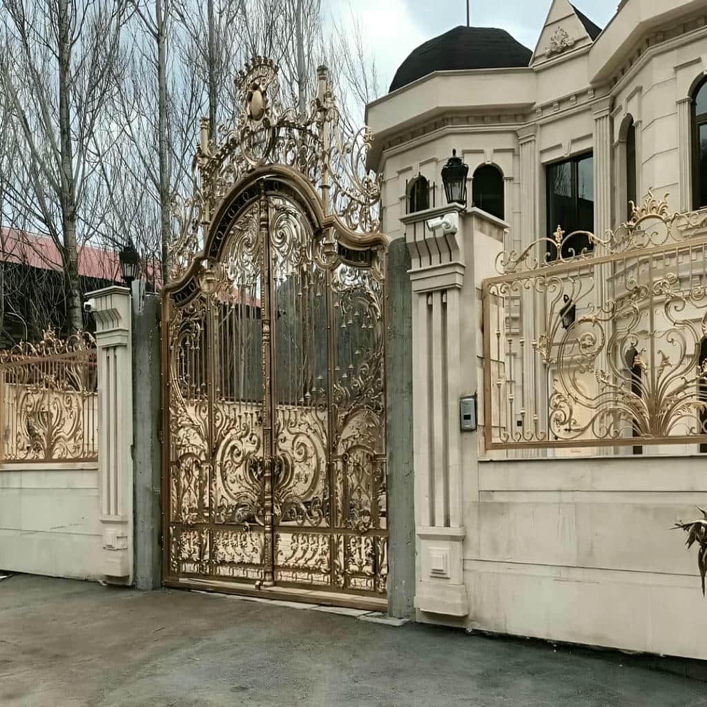 درب پارکینگ با طرح ساده و منظم