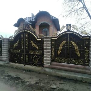 درب حیاط در استان کردستان با مدل فلزی برای خانه