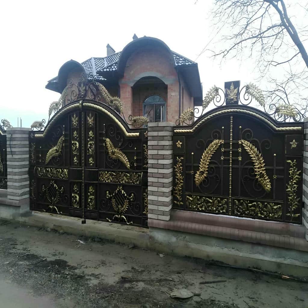 درب حیاط در رشت با ابعاد سفارشی برای ورودی عریض