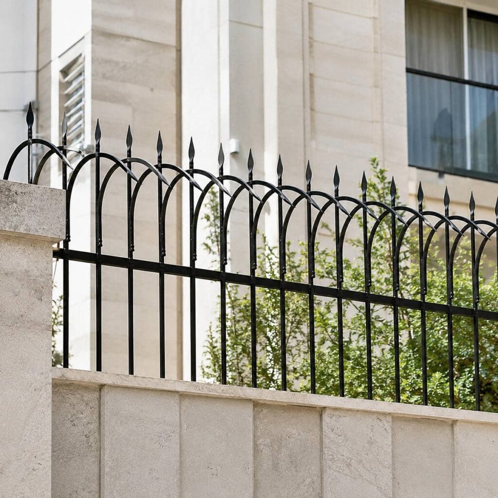 حفاظ دیوار در استان زنجان هنگام اندازه گیری دیوار ساختمان
